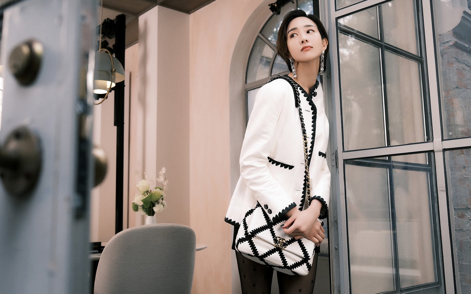 爱游戏官网-湖滨赛道上，运动员尽展风采，xs贵还是x贵