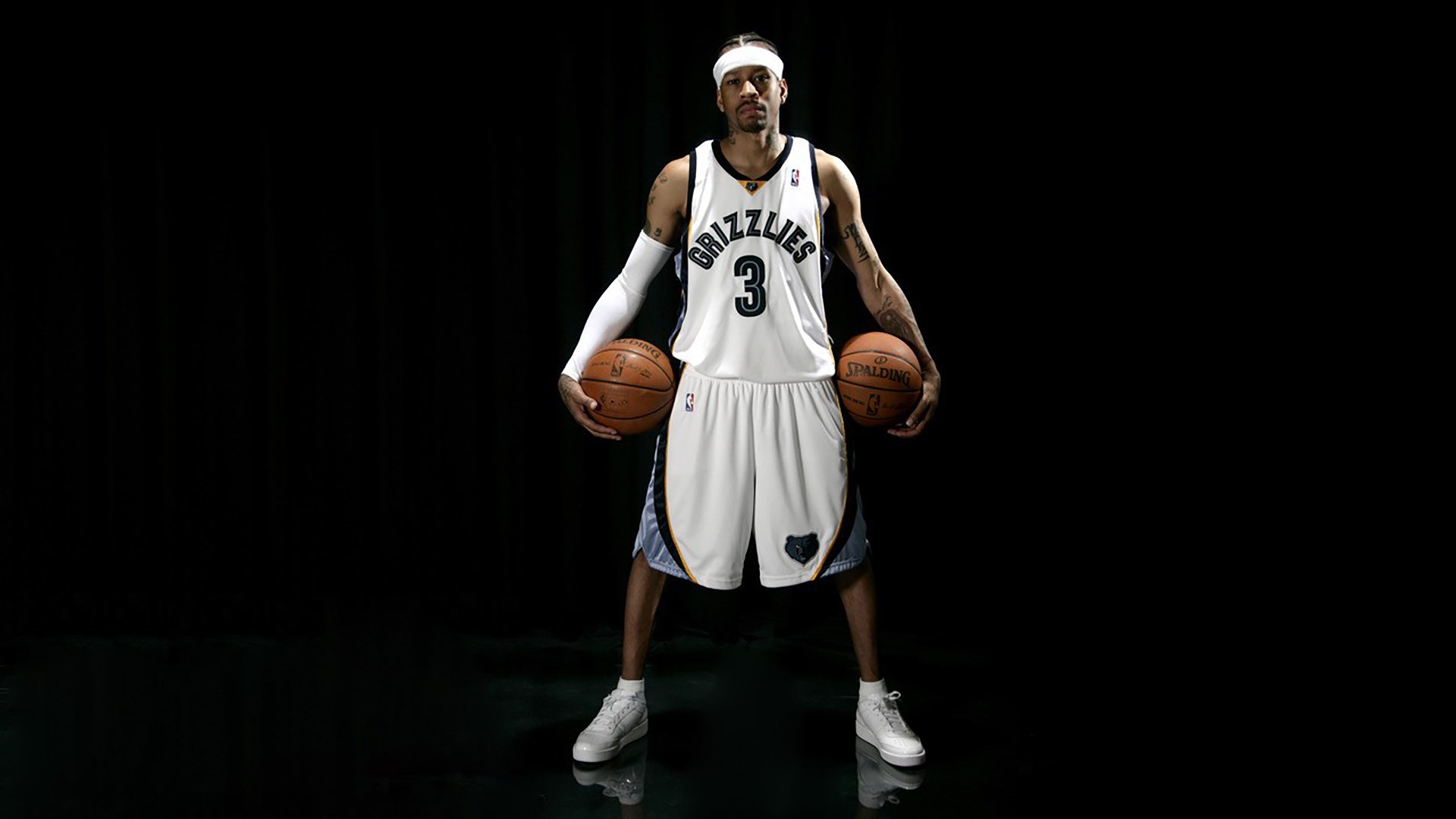 里昂中前场默契配合提升攻防转换速度,里昂中锋