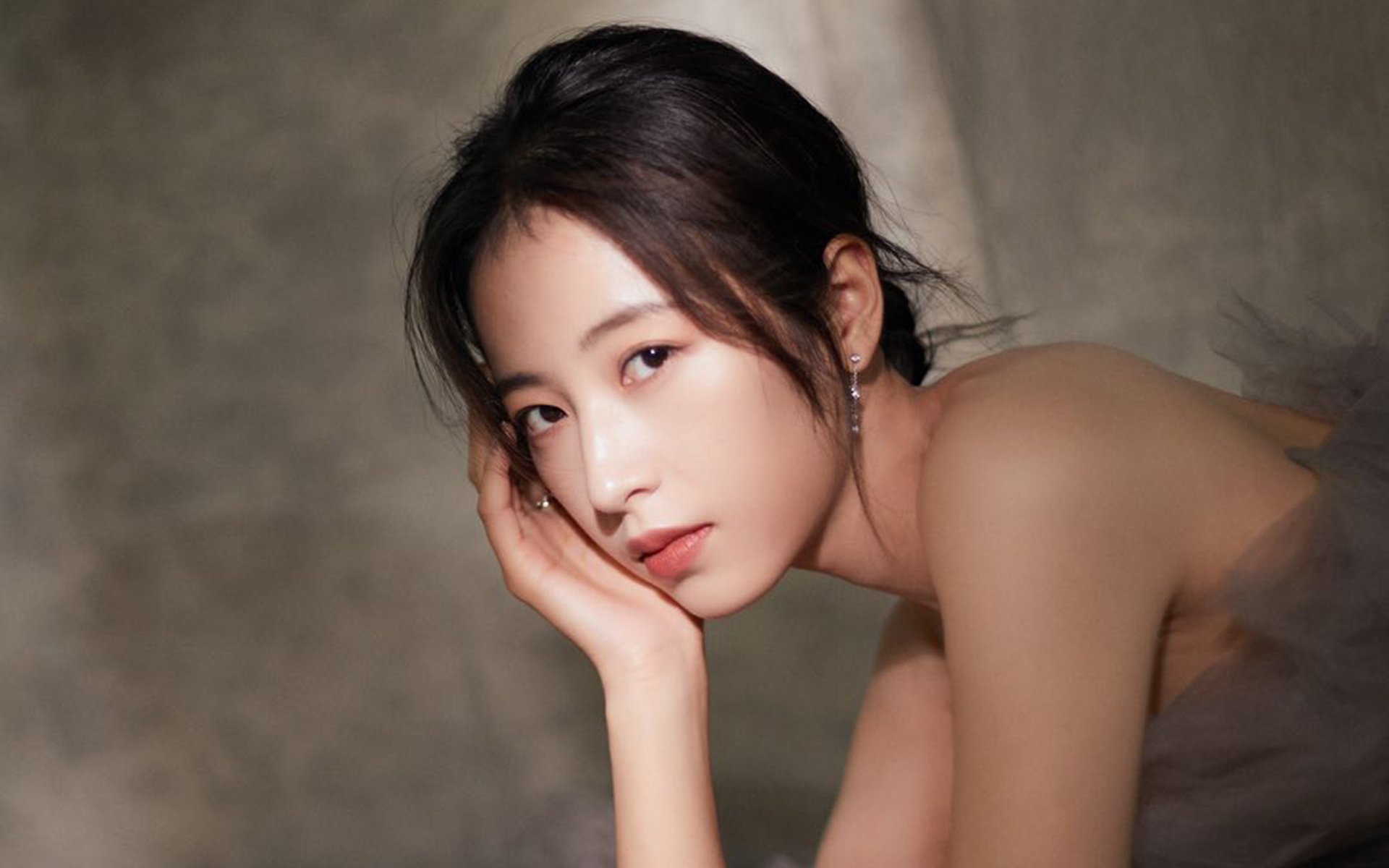 李娜陪伴女儿参加校园运动会拍照留念,李娜不打全运会