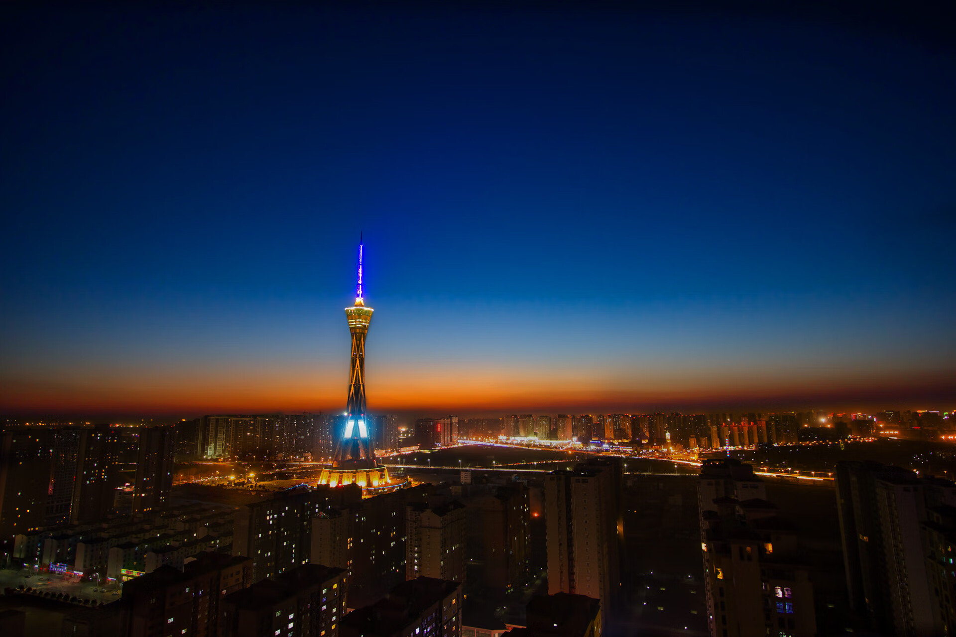 爱游戏电竞官网-西甲攻守激烈：精彩瞬间不断汇聚！，西甲防守